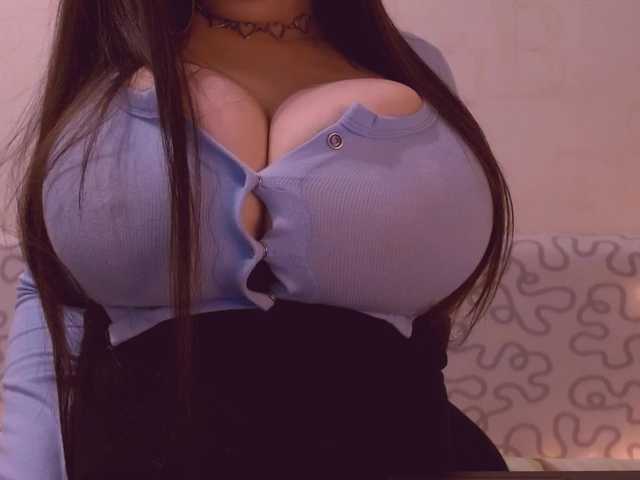 juliajam1's BongaCams show and profile