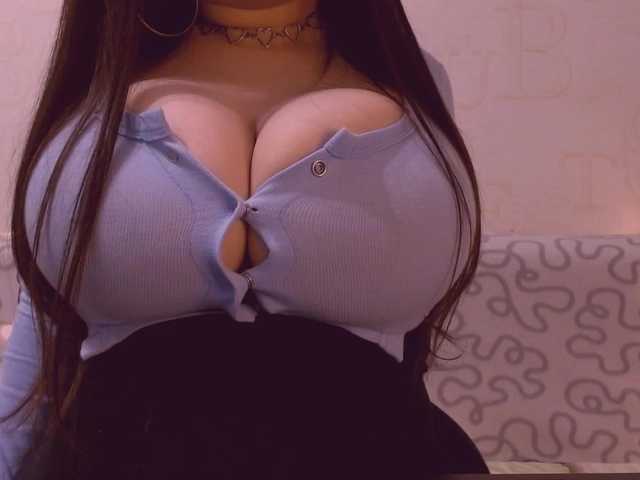 juliajam1 —  Hi, natural boobs! lovense on! goal flash boobs @total , @sofar  @remain