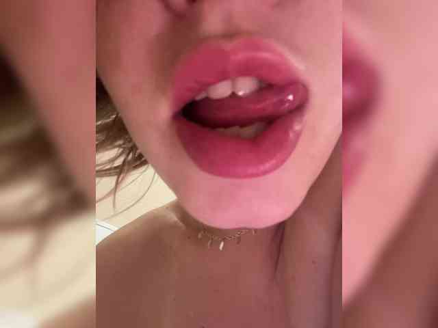 -x777x- webcam