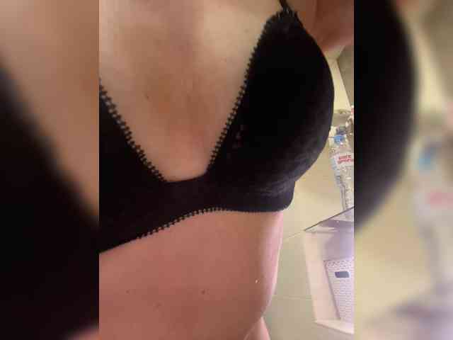 -x777x- webcam