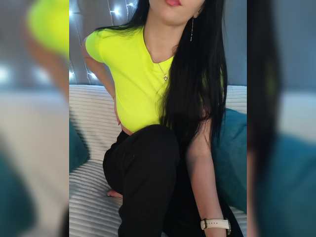 Ksenia7723's BongaCams show and profile