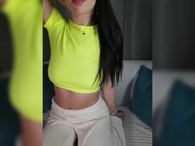 Ksenia7723's BongaCams show and profile