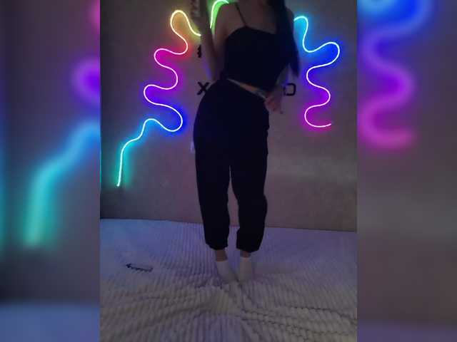 Ksenia7723's BongaCams show and profile