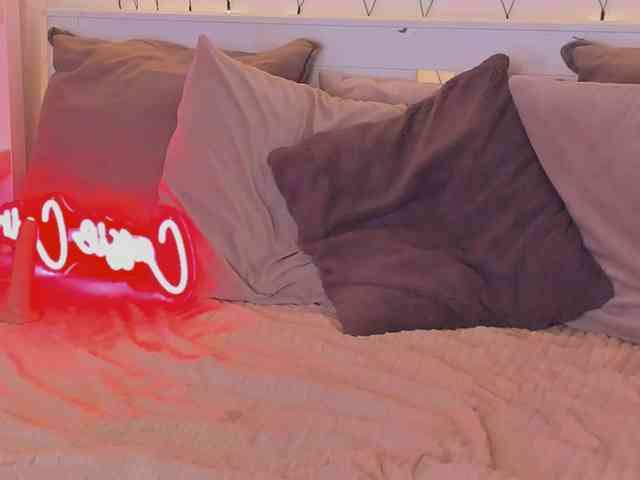 LillianShineX webcam