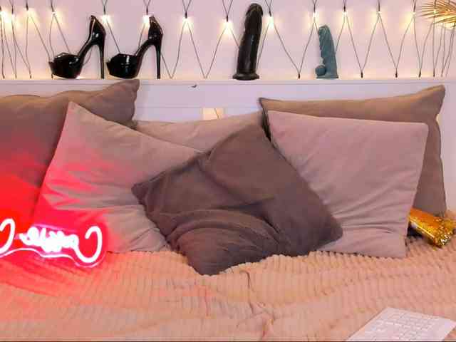 LillianShineX webcam