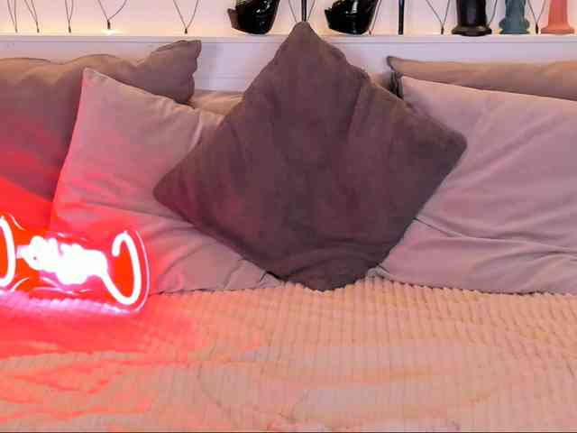 LillianShineX webcam