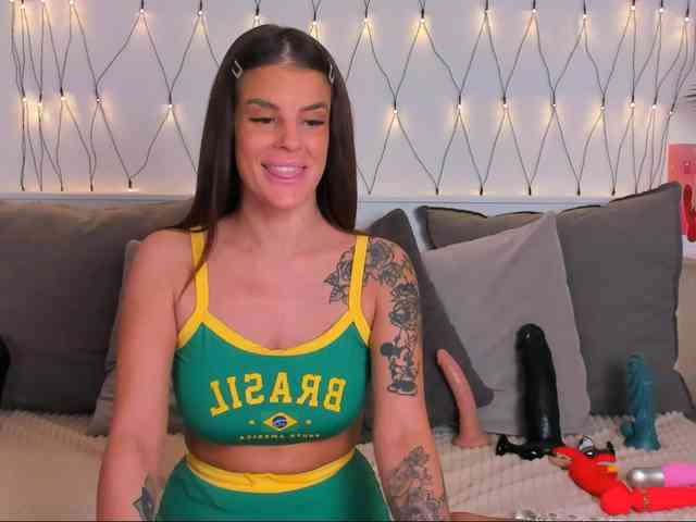 LillianShineX webcam