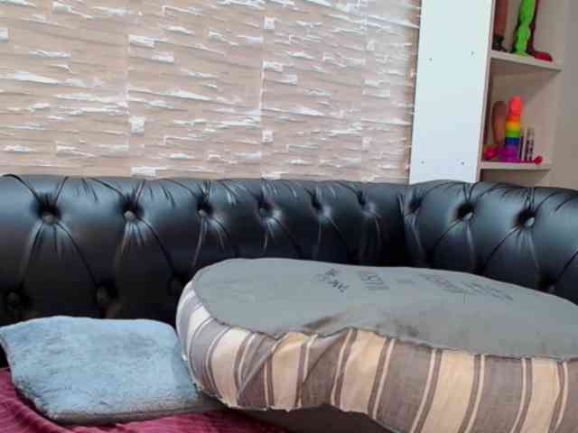 AmelieandRoss Live Webcam on BongaCams