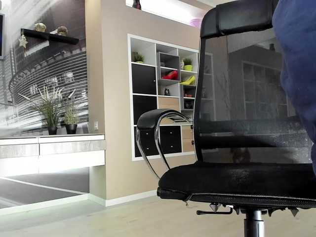 firstMaja's BongaCams show and profile