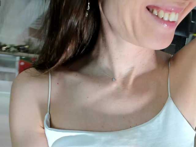 firstMaja's BongaCams show and profile