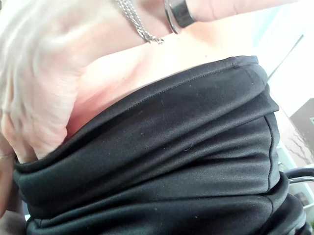 firstMaja's BongaCams show and profile