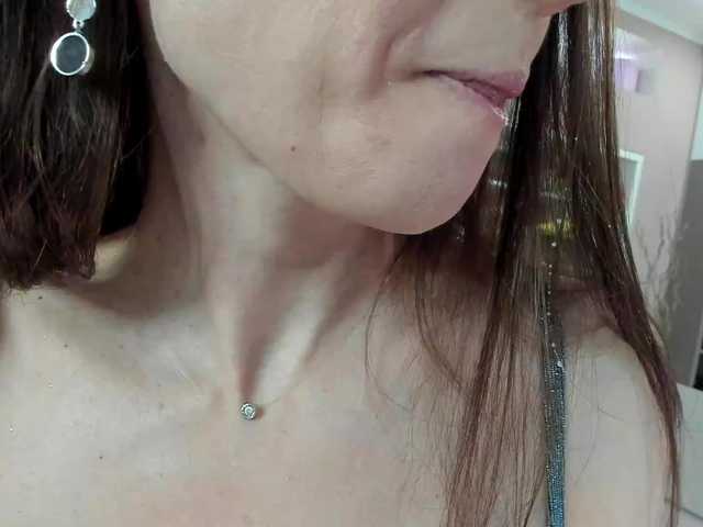 firstMaja's BongaCams show and profile