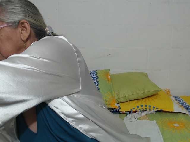 go to chat with candy-mature