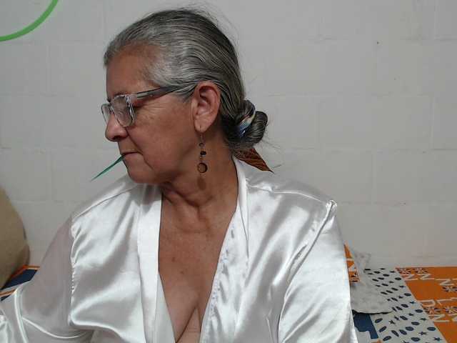 candy-mature's BongaCams show and profile