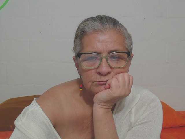 go to chat with candy-mature