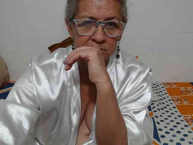 candy-mature candy-mature