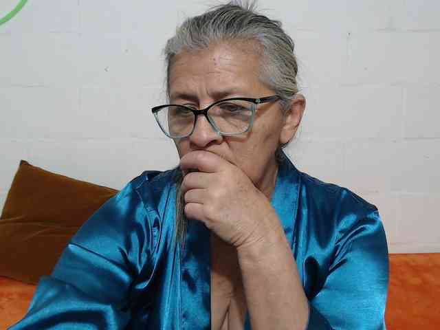 candy-mature candy-mature