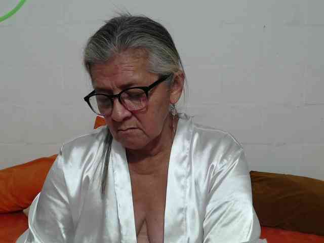 candy-mature candy-mature