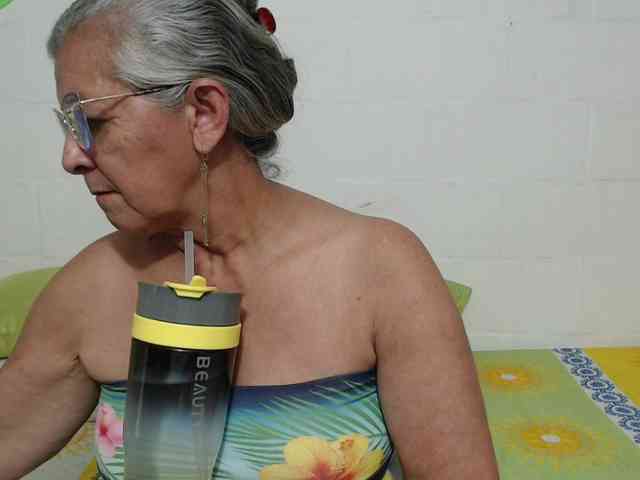 candy-mature candy-mature