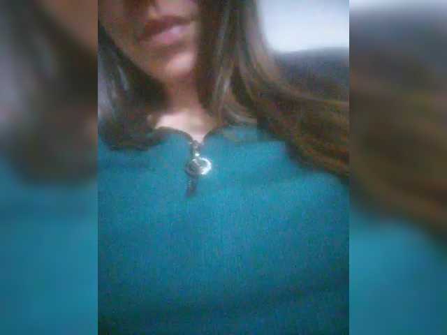 TenderBerry's BongaCams show and profile