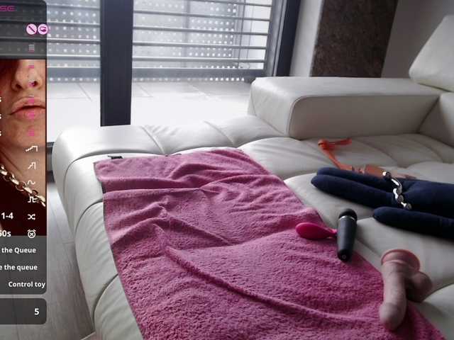 lolietta333's BongaCams show and profile