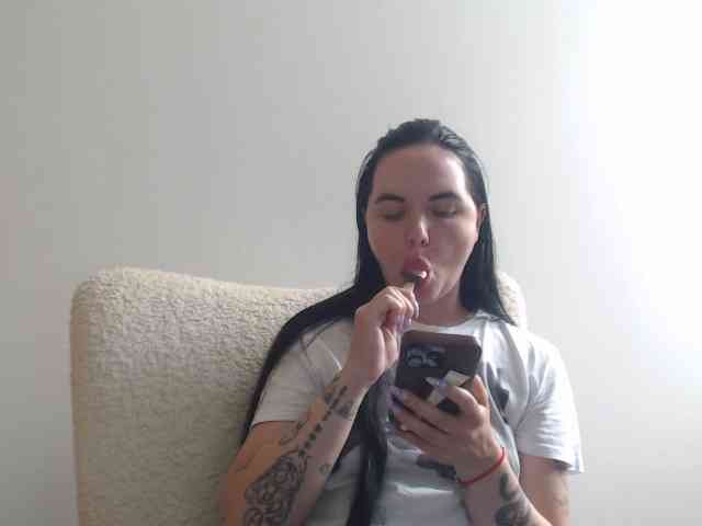 Annushka_ webcam