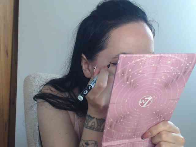 Annushka_ webcam