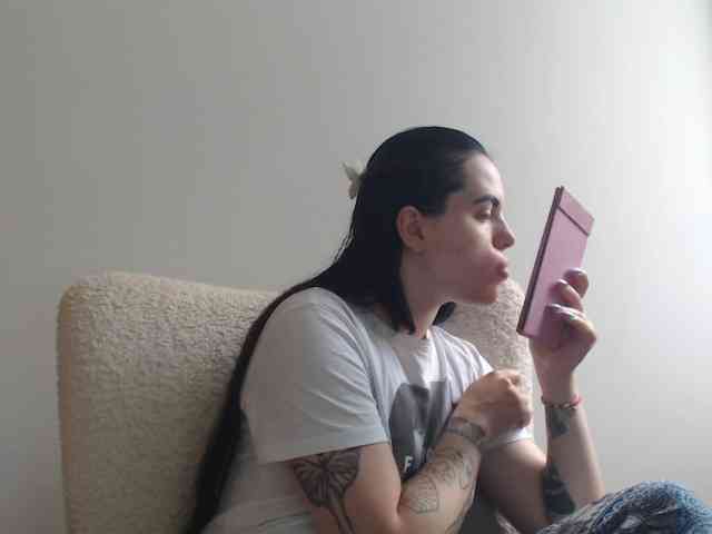 Annushka_ webcam