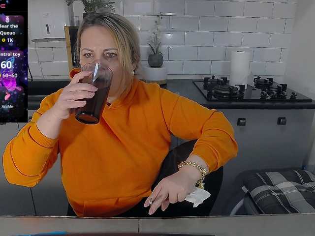 EllaSwan's BongaCams show and profile