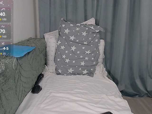 EllaSwan's BongaCams show and profile