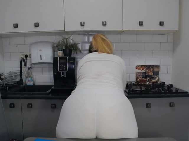 EllaSwan webcam