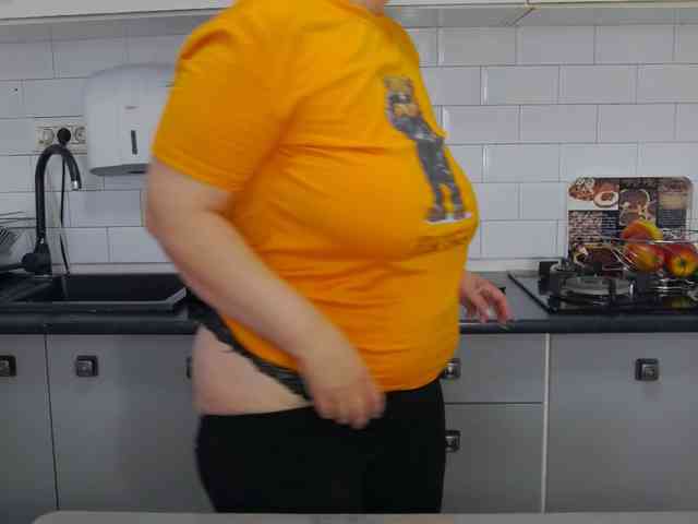 EllaSwan webcam
