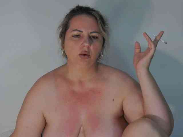 EllaSwan webcam