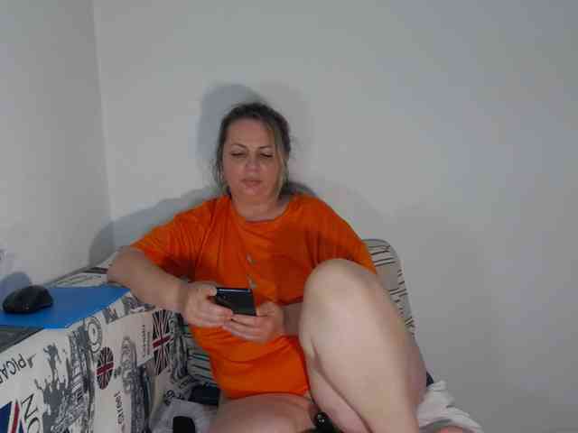 EllaSwan webcam