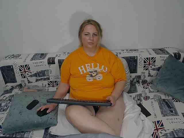 EllaSwan webcam