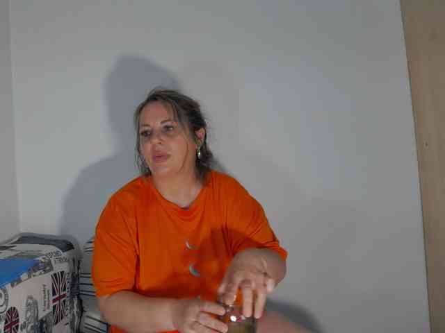 EllaSwan webcam