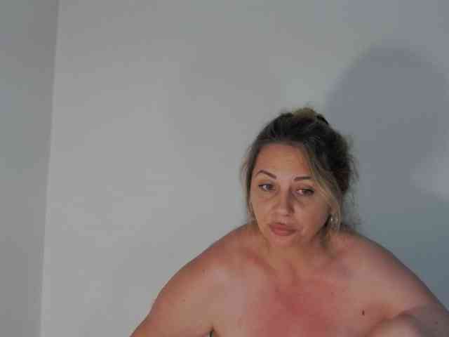 EllaSwan webcam