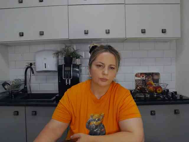 EllaSwan webcam