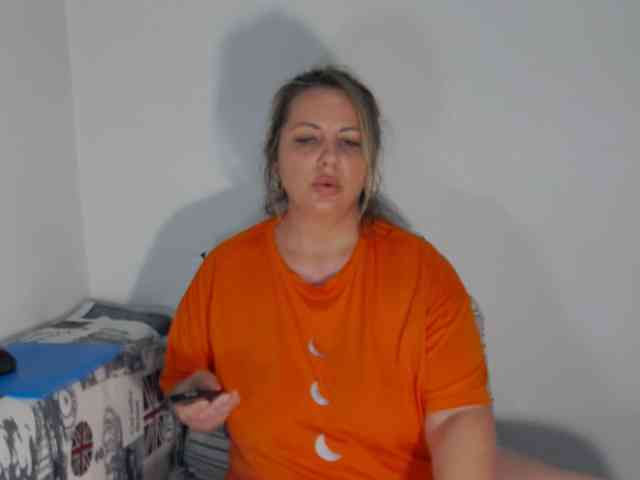 EllaSwan webcam