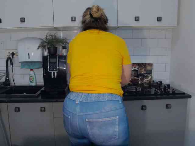 EllaSwan webcam
