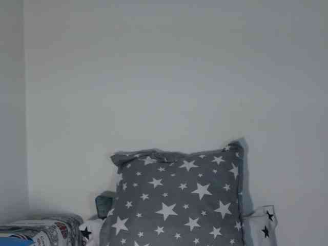 EllaSwan webcam