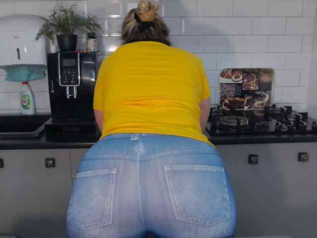 EllaSwan webcam