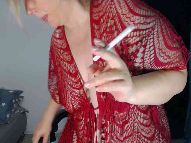 EllaSwan webcam