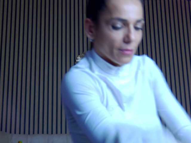 TastyShow live cam profile