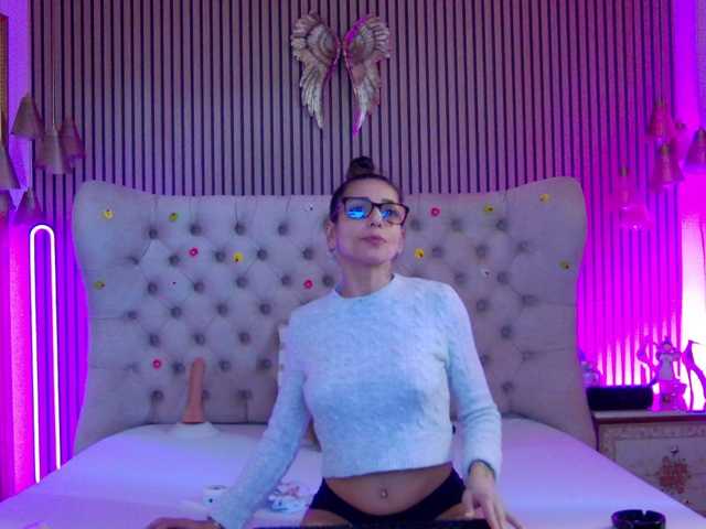 TastyShow's BongaCams show and profile