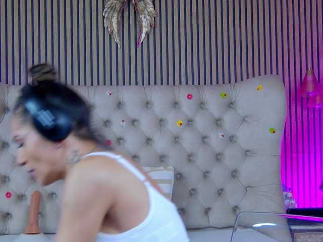 TastyShow's BongaCams show and profile