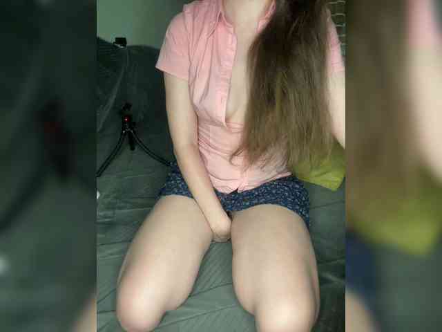 MayLily webcam