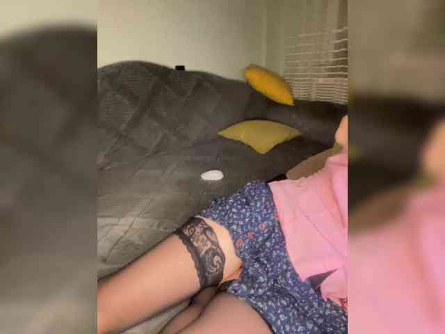 MayLily webcam