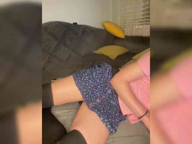 MayLily webcam