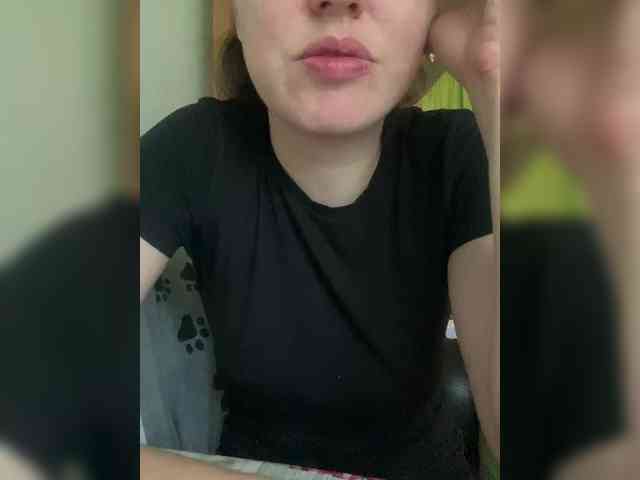 MayLily webcam